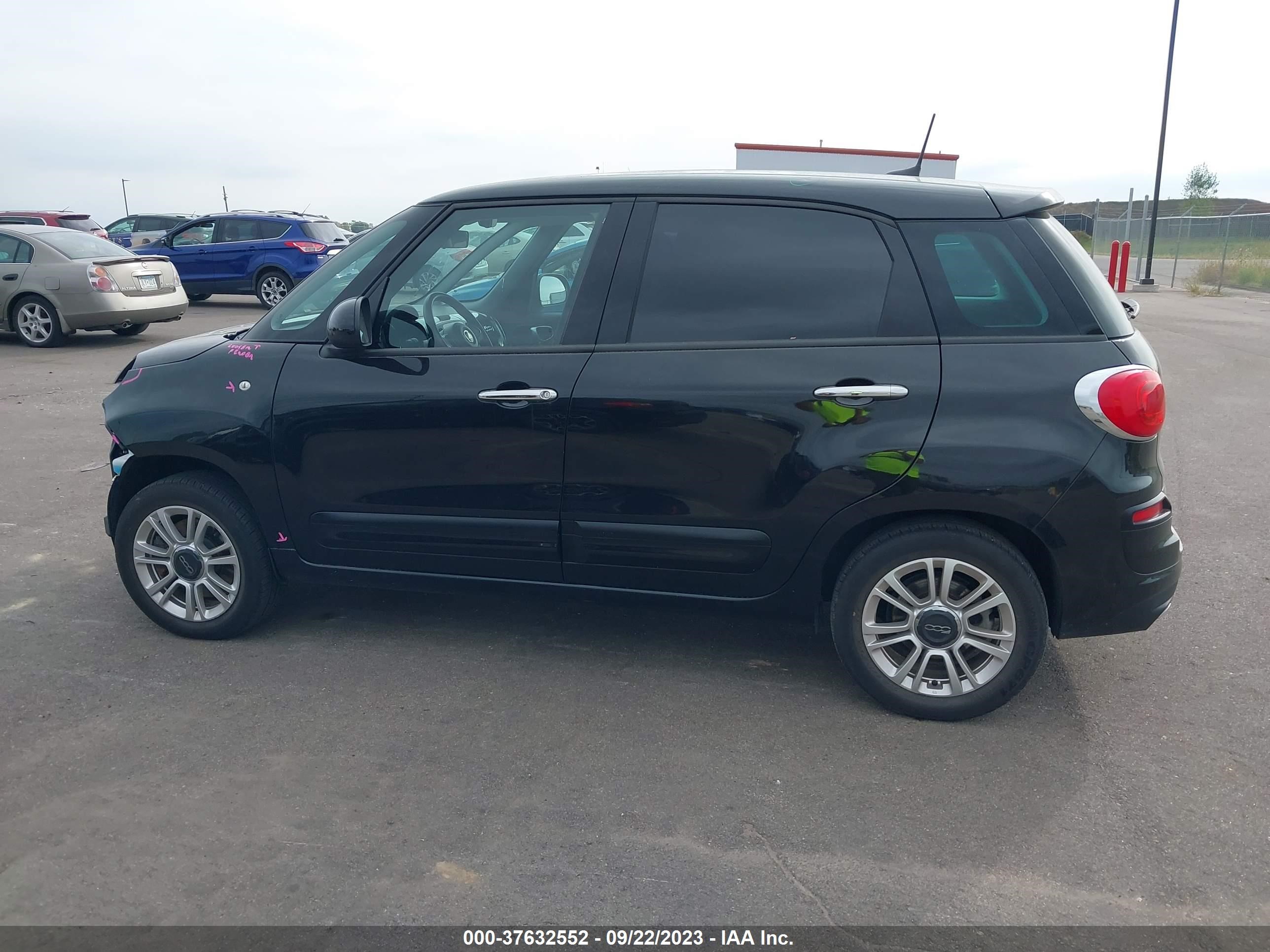 Photo 13 VIN: ZFBNFAAH5KZ041725 - FIAT 500L 