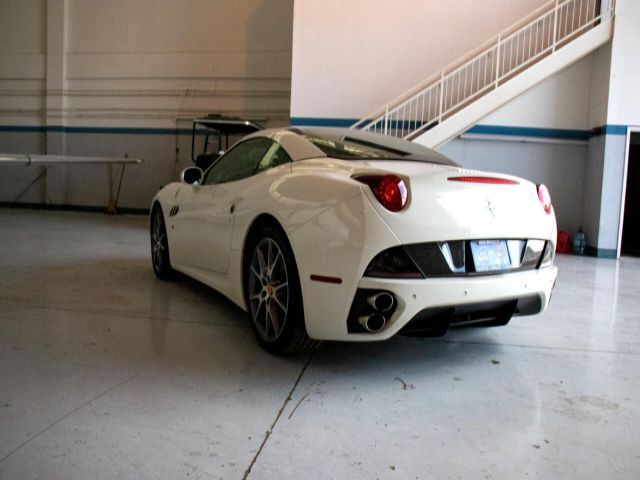 Photo 7 VIN: ZFF65LJA9C0189046 - FERRARI CALIFORNIA 