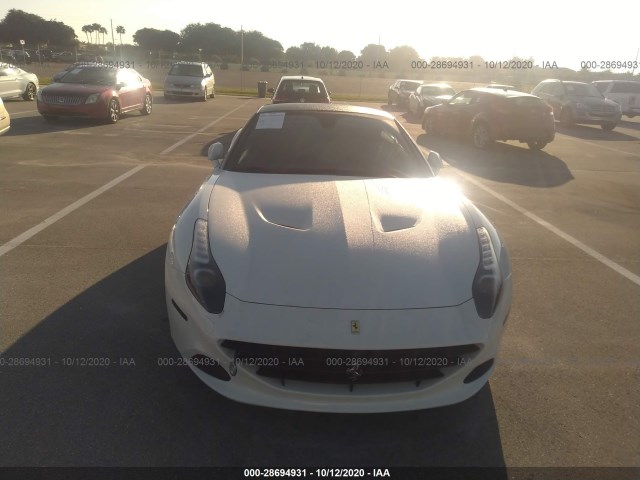 Photo 5 VIN: ZFF77XJA1G0215991 - FERRARI CALIFORNIA 