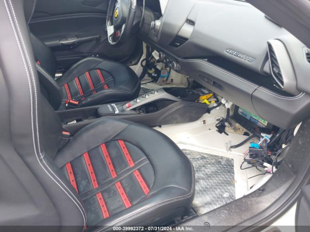 Photo 4 VIN: ZFF79ALA4J0237401 - FERRARI 488 GTB 