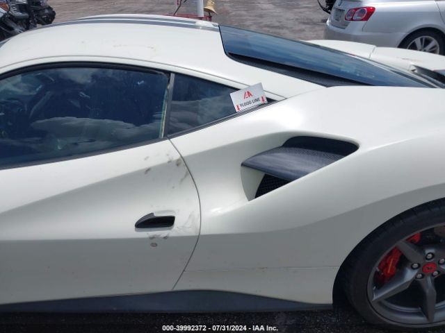 Photo 5 VIN: ZFF79ALA4J0237401 - FERRARI 488 GTB 