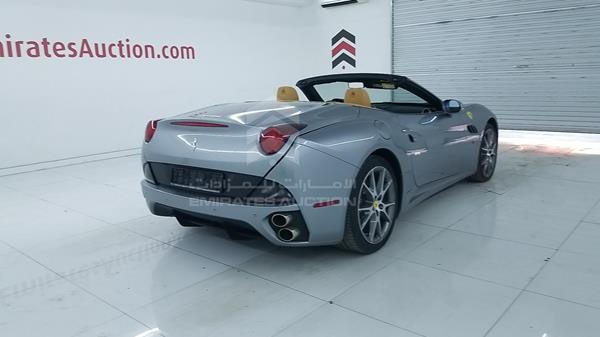 Photo 13 VIN: ZFFTJ65T4D0195768 - FERRARI CALIFORNIA 