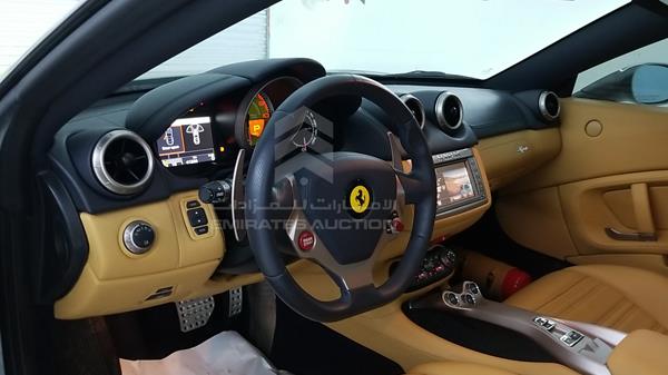 Photo 18 VIN: ZFFTJ65T4D0195768 - FERRARI CALIFORNIA 