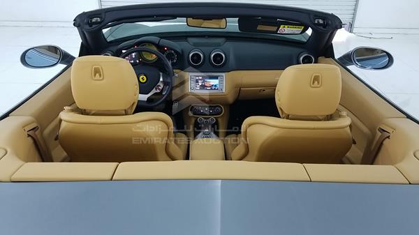 Photo 30 VIN: ZFFTJ65T4D0195768 - FERRARI CALIFORNIA 