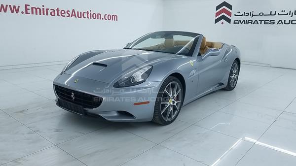 Photo 6 VIN: ZFFTJ65T4D0195768 - FERRARI CALIFORNIA 