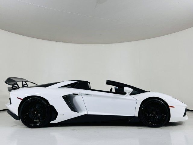 Photo 1 VIN: ZHWUR1ZD5ELA02328 - LAMBORGHINI AVENTADOR 