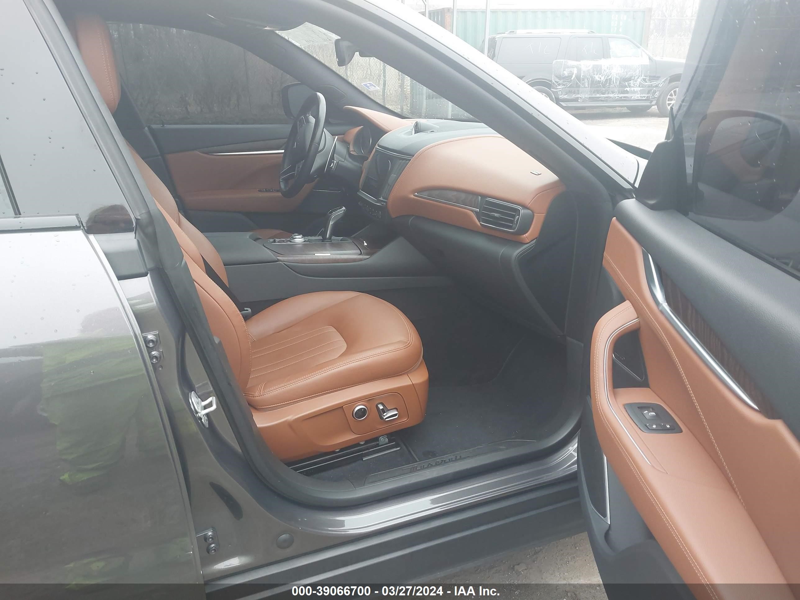 Photo 4 VIN: ZN661XUA2MX359655 - MASERATI LEVANTE 