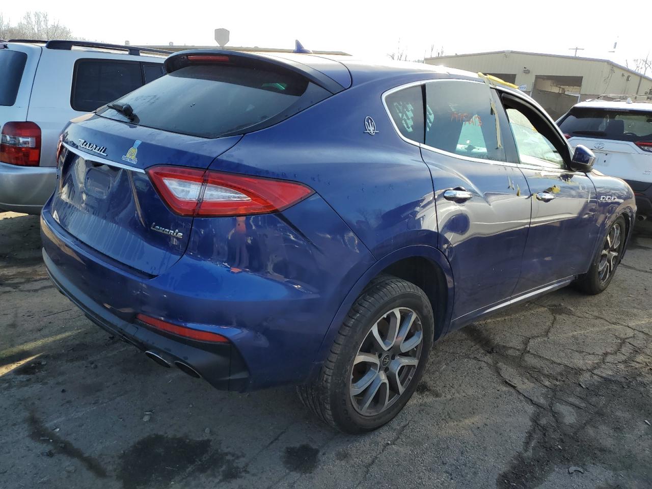 Photo 2 VIN: ZN661XUA4LX354973 - MASERATI LEVANTE 