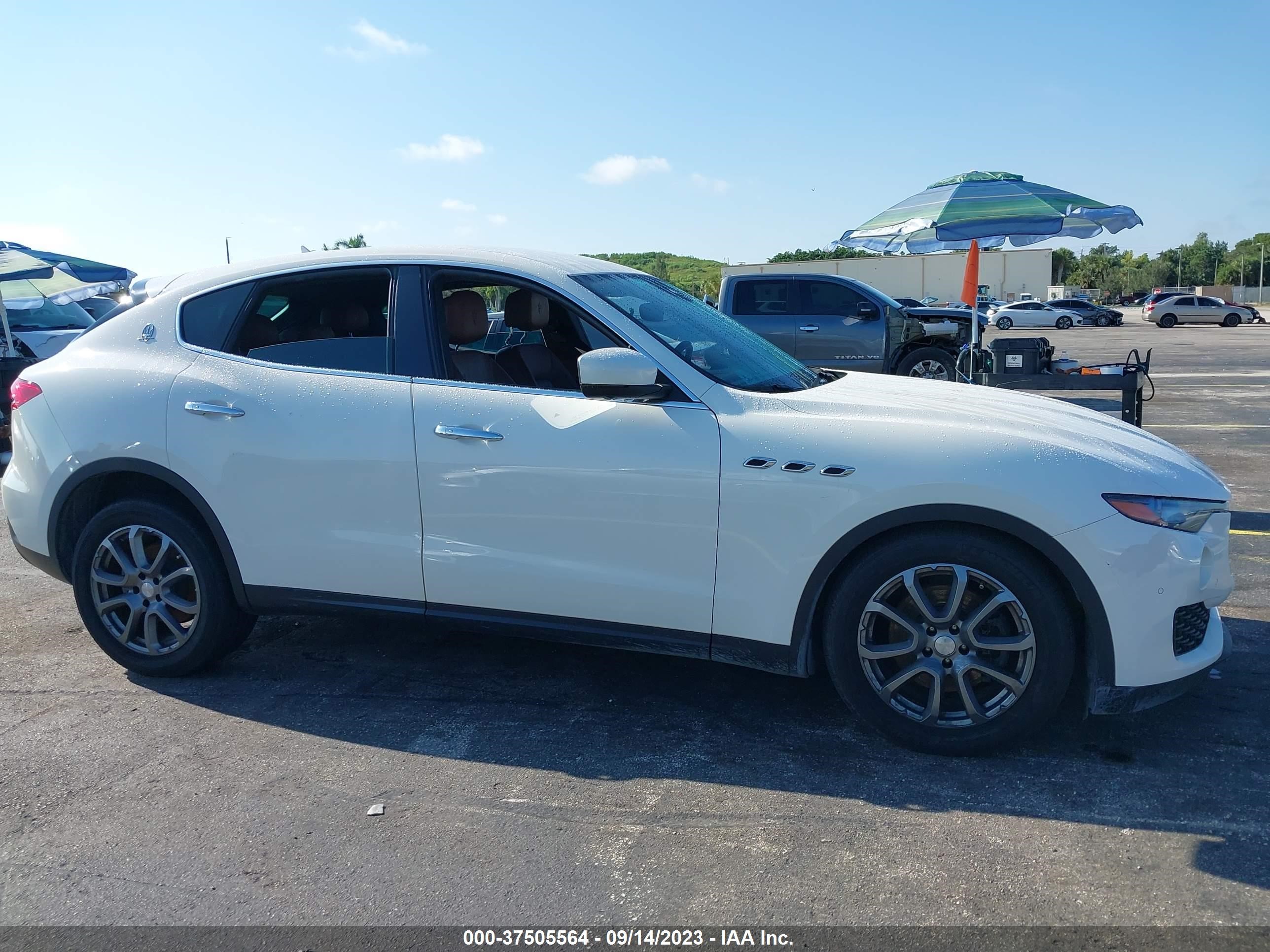 Photo 12 VIN: ZN661XUA5JX302099 - MASERATI LEVANTE 