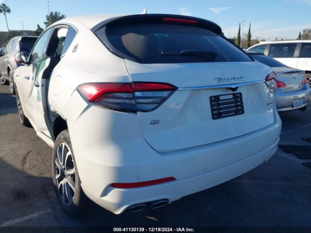 Photo 2 VIN: ZN661XUA8MX357747 - MASERATI LEVANTE 