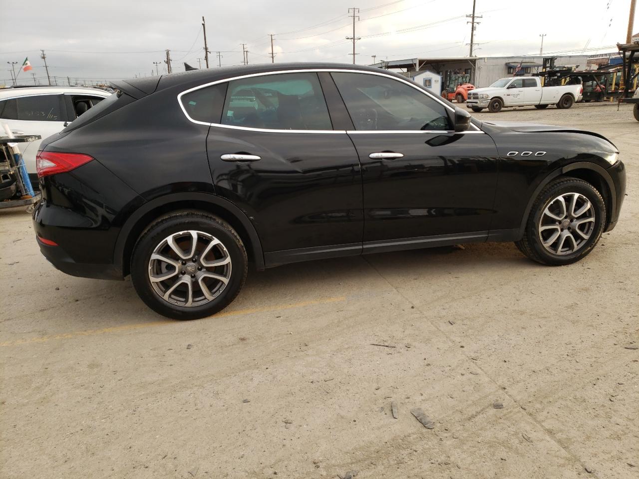 Photo 3 VIN: ZN661XUA9HX264242 - MASERATI LEVANTE 