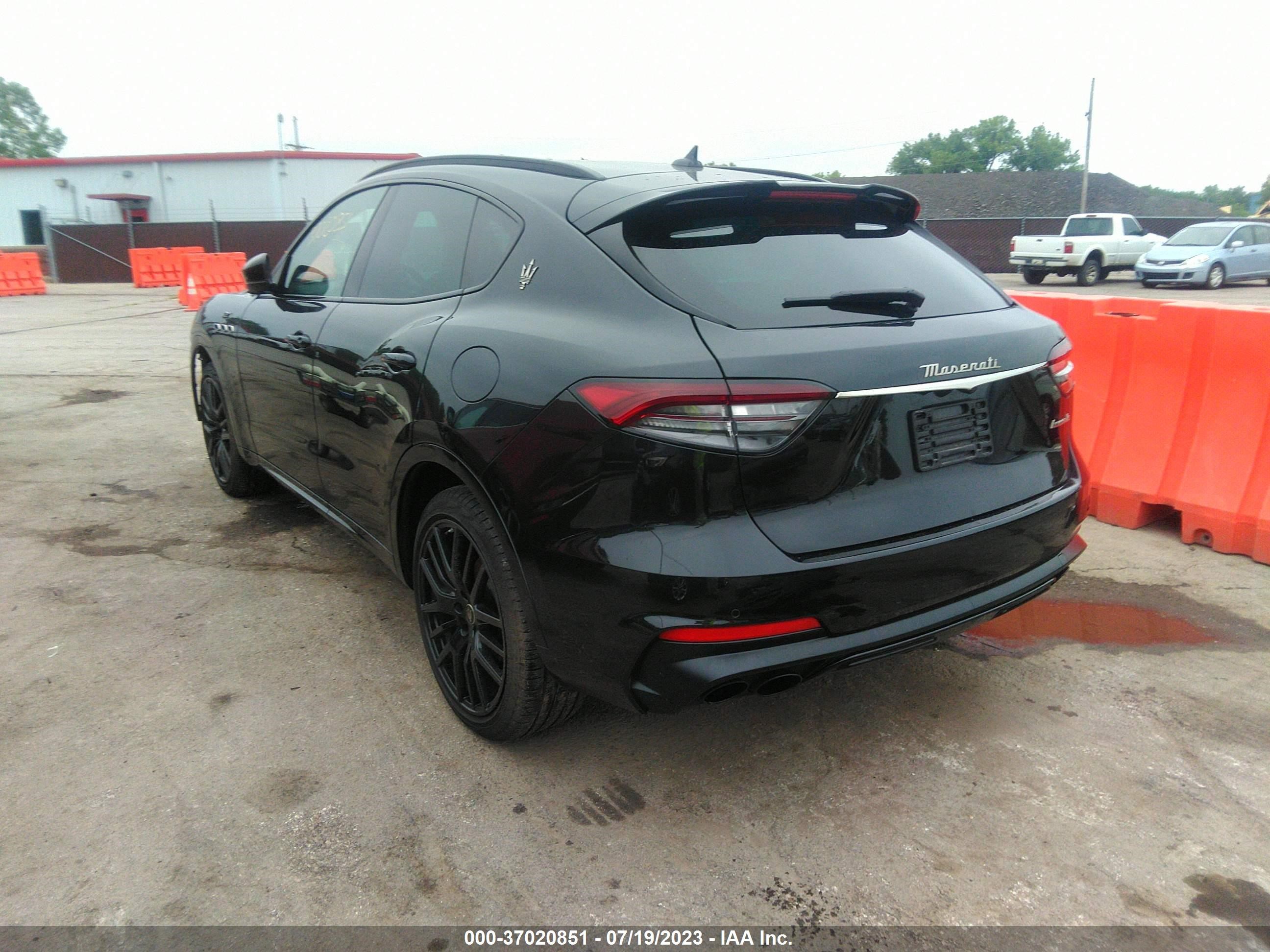 Photo 2 VIN: ZN661XUA9NX394713 - MASERATI LEVANTE 