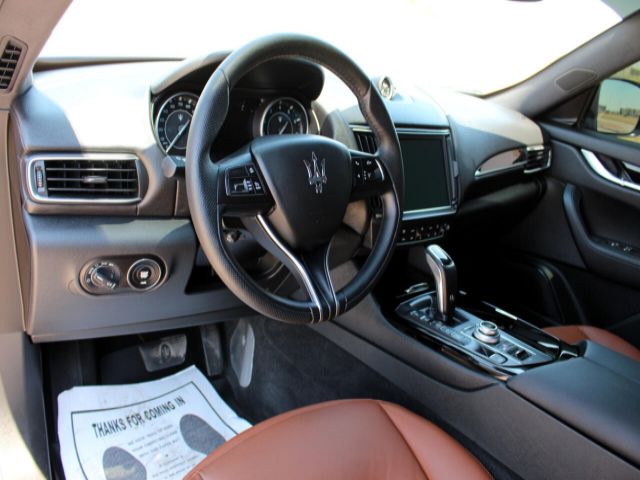 Photo 7 VIN: ZN661XUAXNX388127 - MASERATI LEVANTE BA 