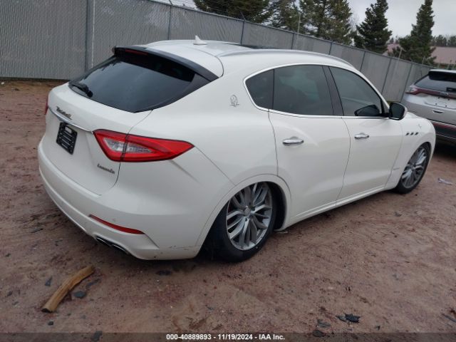 Photo 3 VIN: ZN661XUL1JX304465 - MASERATI LEVANTE 