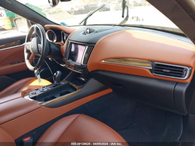 Photo 4 VIN: ZN661XUL8HX253332 - MASERATI LEVANTE 