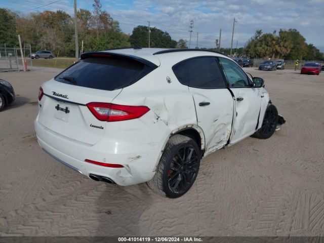 Photo 3 VIN: ZN661XUL9HX226205 - MASERATI LEVANTE 