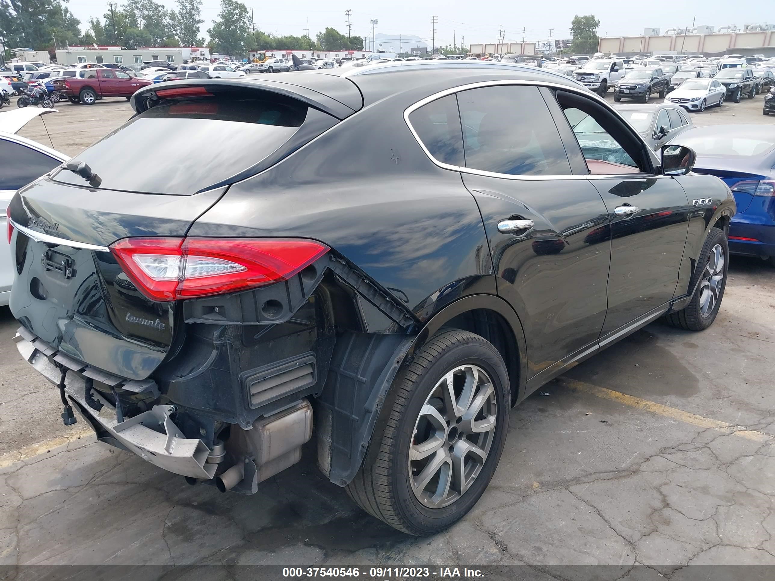 Photo 3 VIN: ZN661XULXHX233244 - MASERATI LEVANTE 