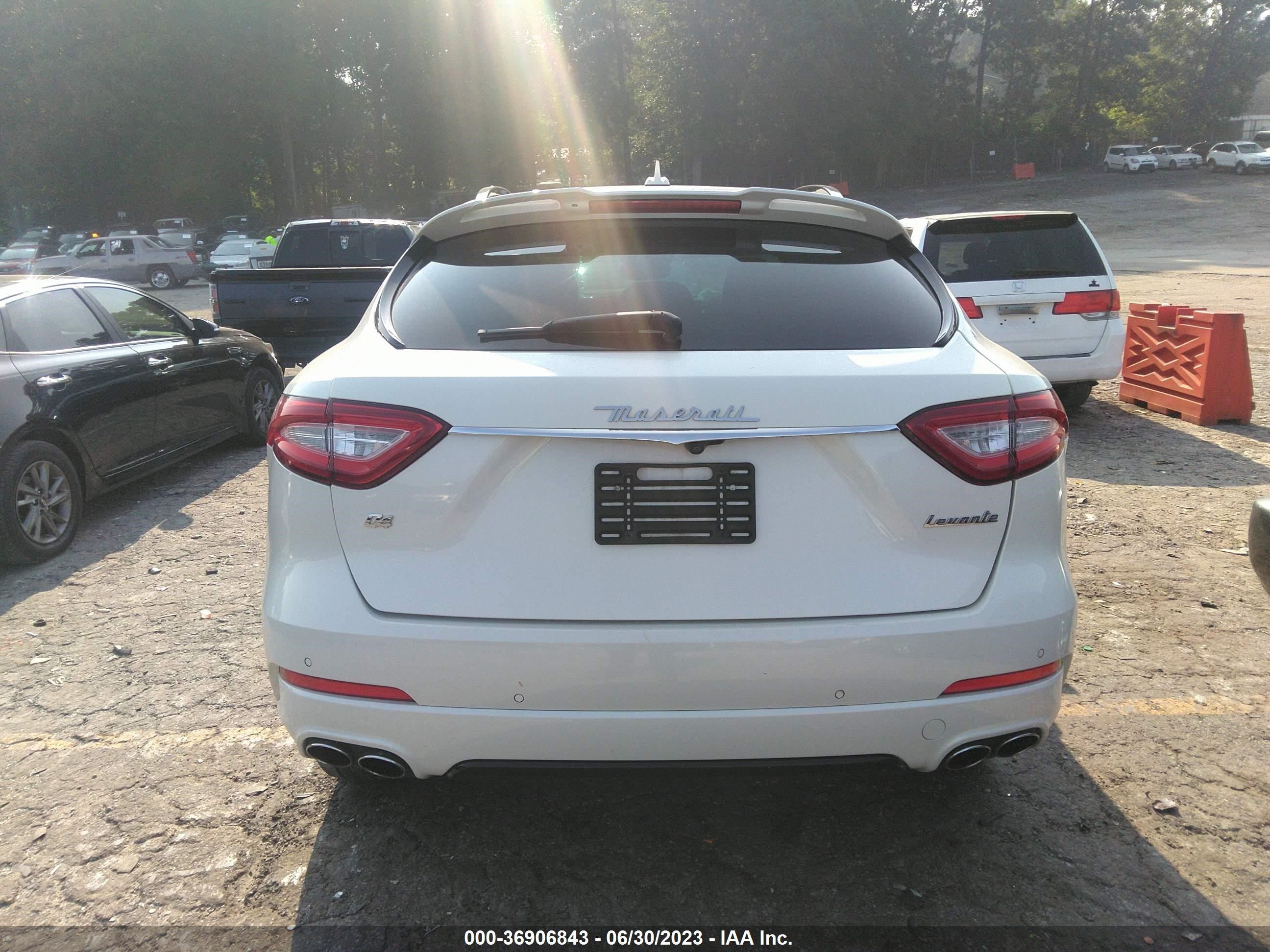 Photo 15 VIN: ZN661XUS9JX274655 - MASERATI LEVANTE 