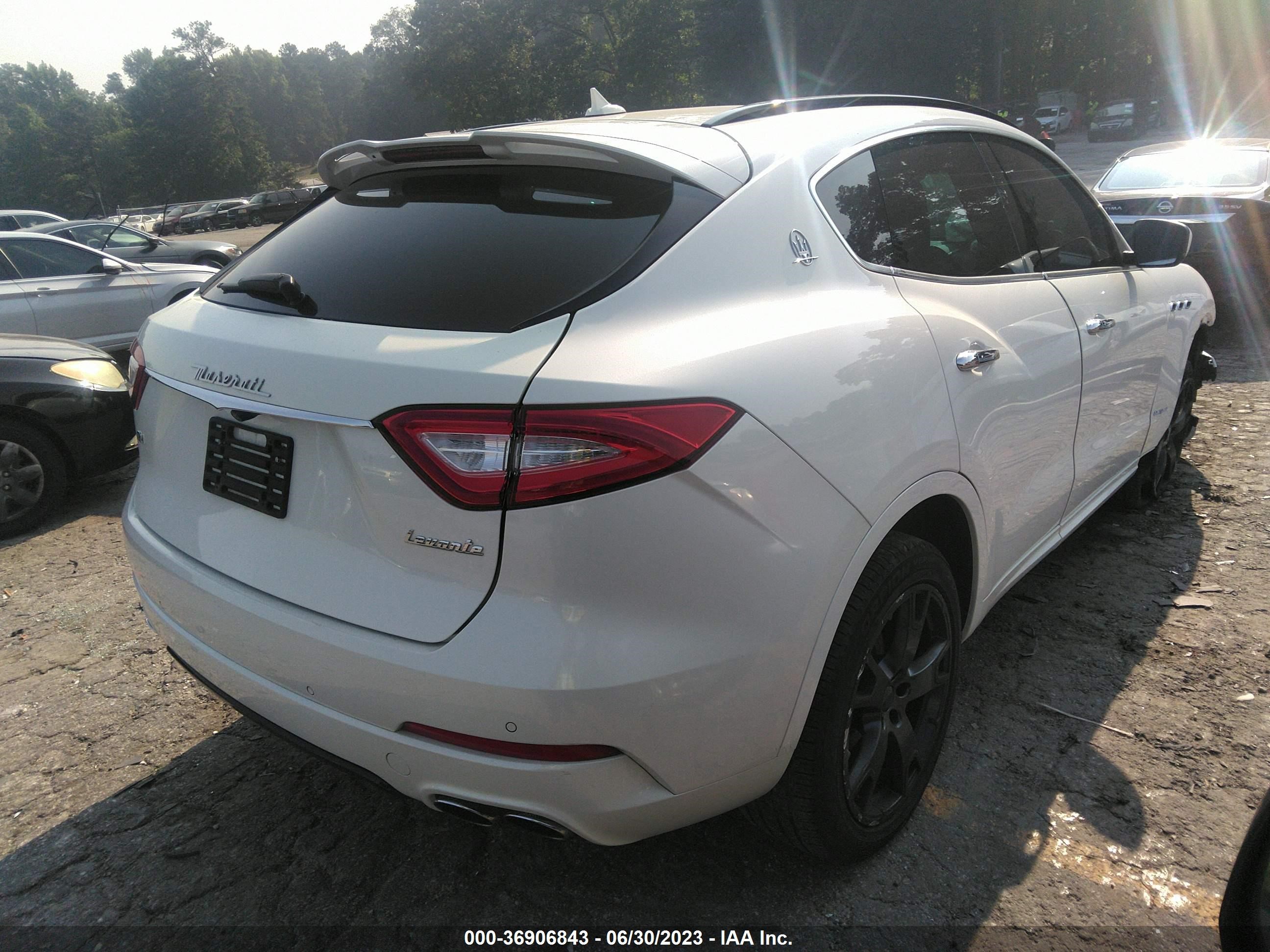 Photo 3 VIN: ZN661XUS9JX274655 - MASERATI LEVANTE 