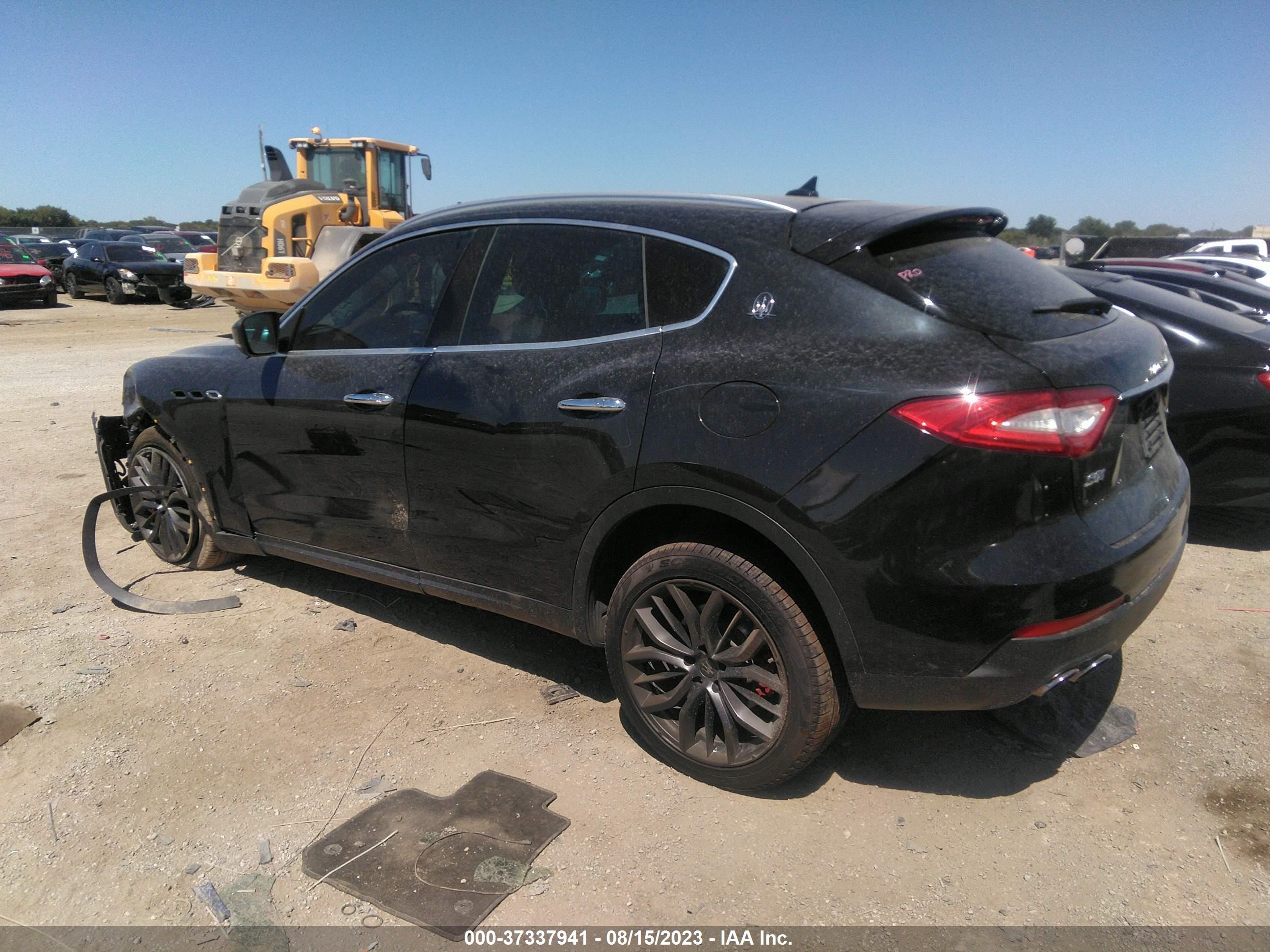 Photo 2 VIN: ZN661YUA2JX302079 - MASERATI LEVANTE 