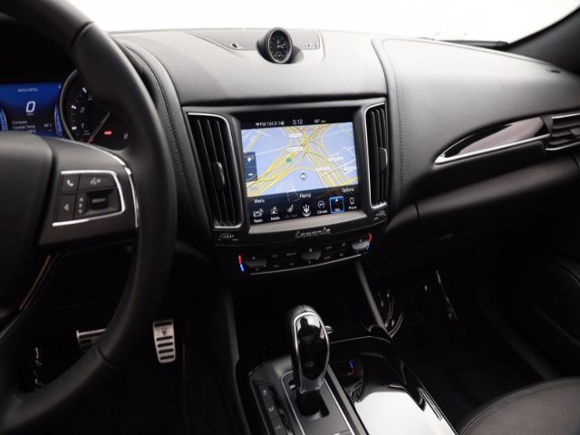 Photo 8 VIN: ZN661YUA7JX302210 - MASERATI LEVANTE 