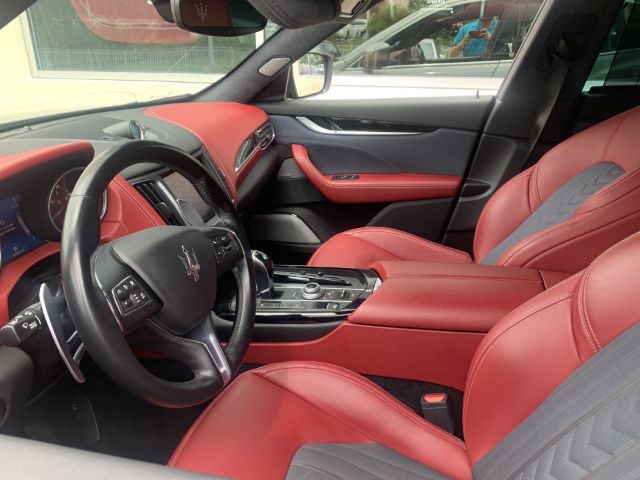 Photo 2 VIN: ZN661YUL4JX284282 - MASERATI LEVANTE 