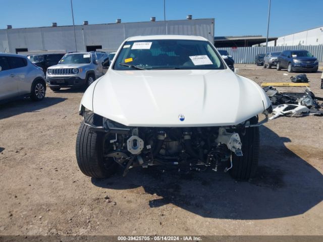 Photo 5 VIN: ZN661YUM0NX402942 - MASERATI LEVANTE 