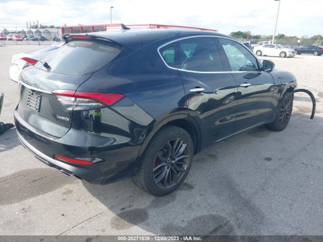 Photo 3 VIN: ZN661YUM4NX381612 - MASERATI LEVANTE 