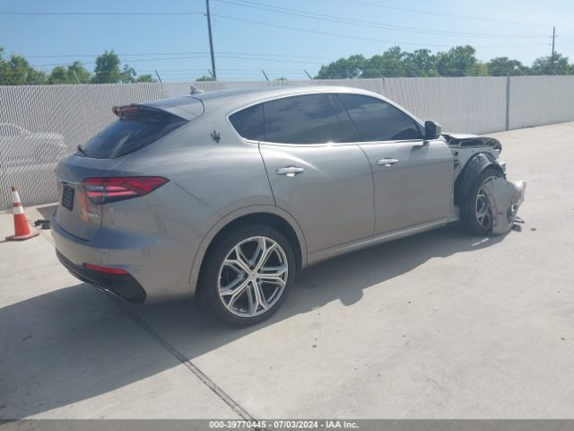 Photo 3 VIN: ZN661YUM6NX383880 - MASERATI LEVANTE 