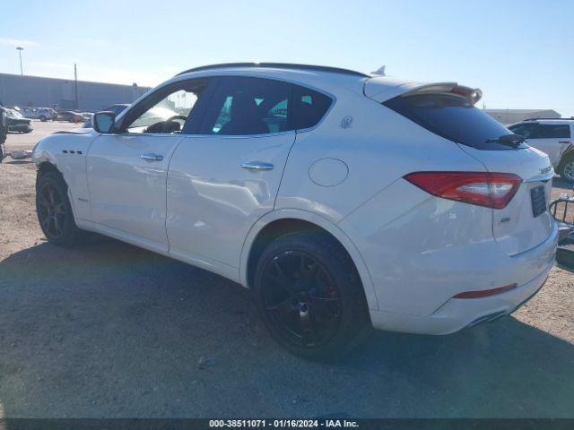 Photo 2 VIN: ZN661YUS3JX303573 - MASERATI LEVANTE 