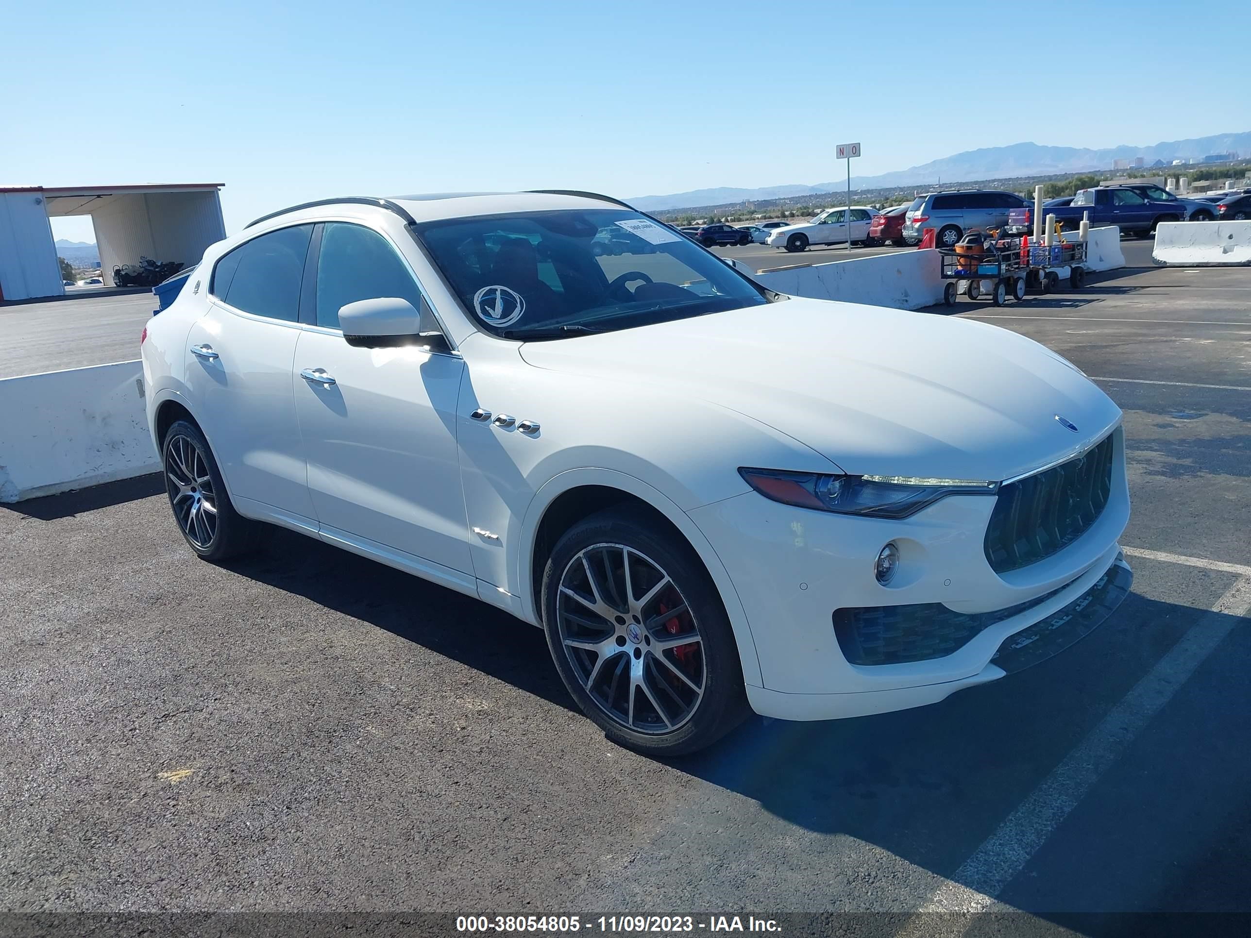 Photo 0 VIN: ZN661YUS8JX277536 - MASERATI LEVANTE 