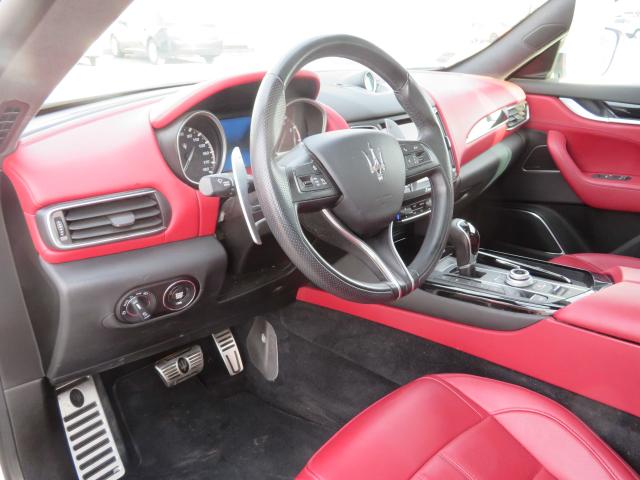 Photo 8 VIN: ZN661YUS8JX293641 - MASERATI LEVANTE 