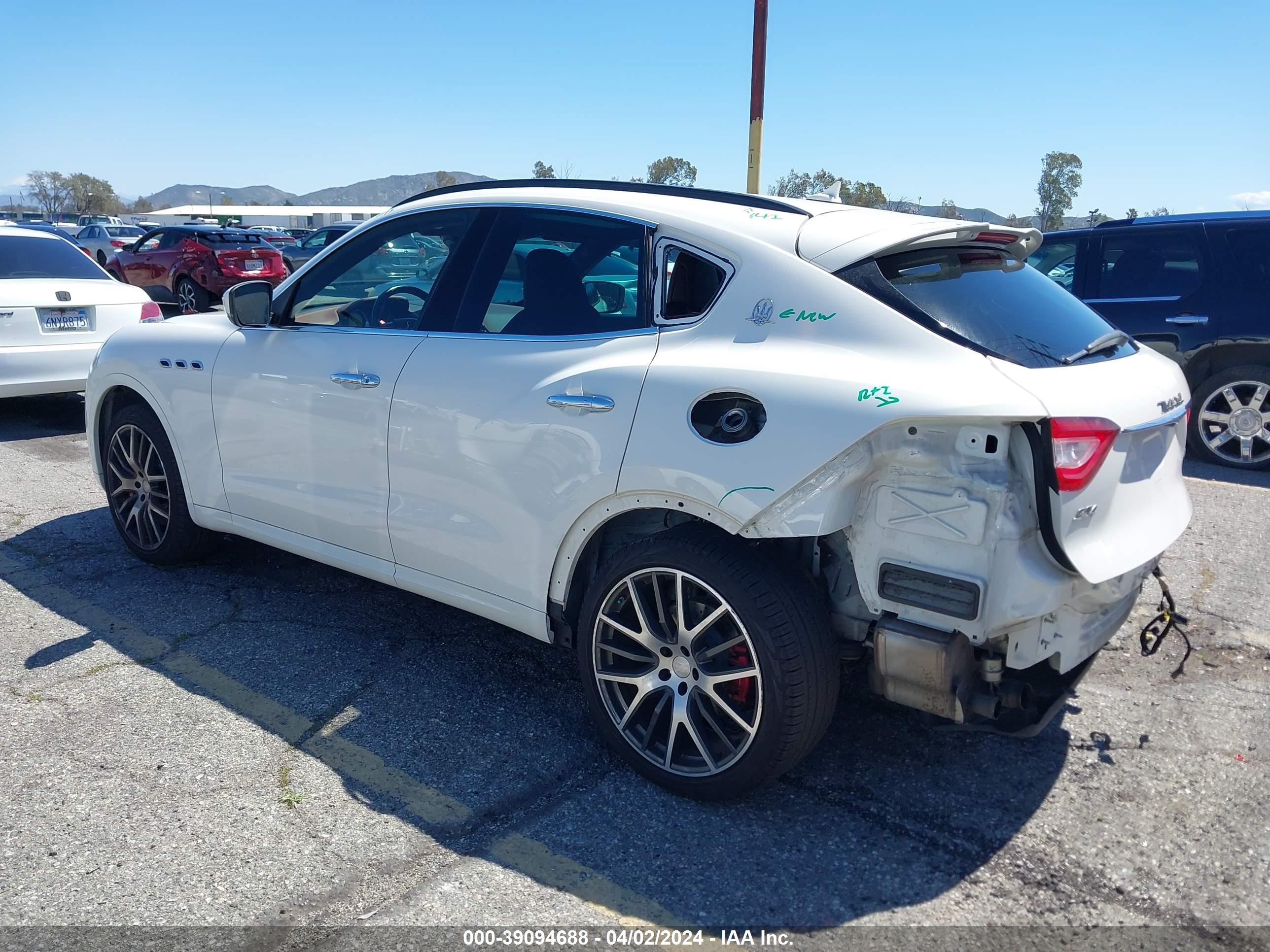 Photo 2 VIN: ZN661YUS9HX256169 - MASERATI LEVANTE S 