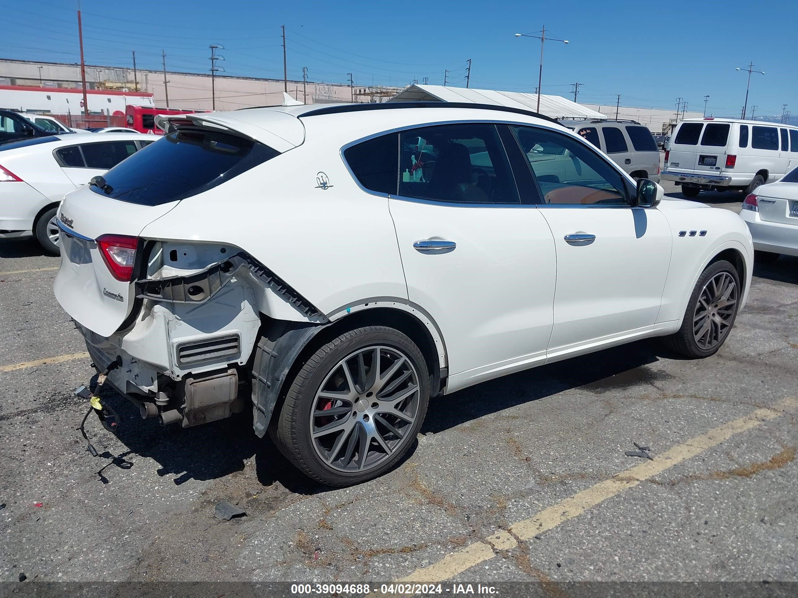 Photo 3 VIN: ZN661YUS9HX256169 - MASERATI LEVANTE S 