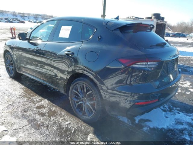 Photo 2 VIN: ZN661ZUM3NX381428 - MASERATI LEVANTE 