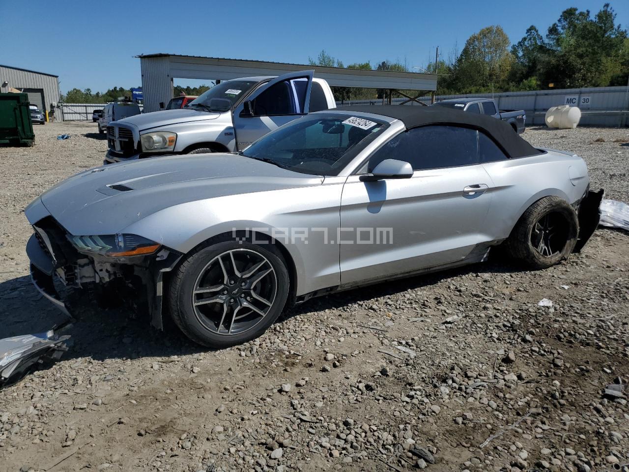 VIN: 1FATP8UH5J5166371 - ford mustang