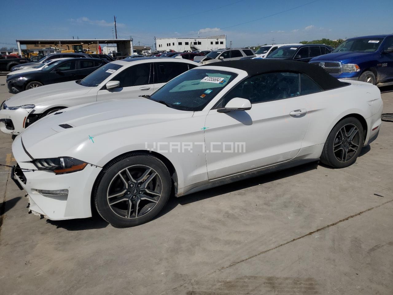 VIN: 1FATP8UH5J5105831 - ford mustang